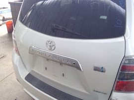 2010 TOYOTA HIGHLANDER, WHITE, HYBRID, 3.3L, AT AWD.  Z25200